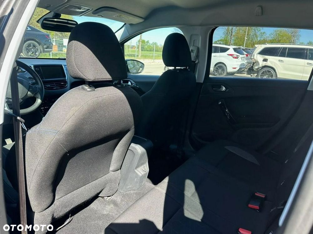 Peugeot 2008 - 8