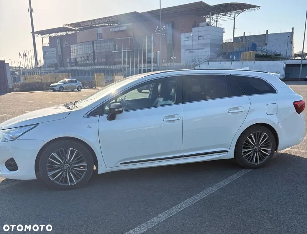 Toyota Avensis 1.8 Prestige MS - 6