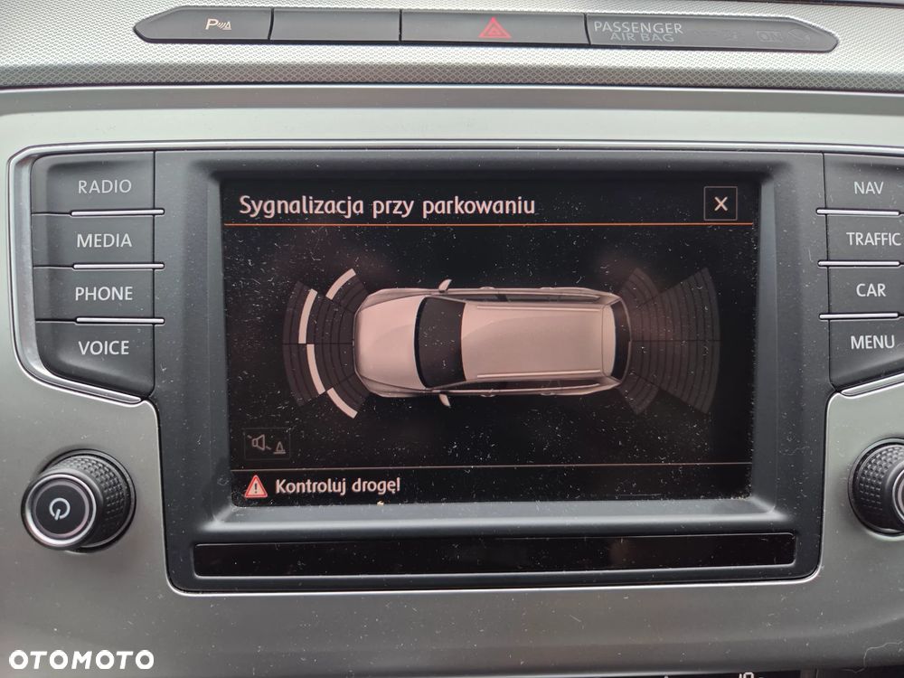 Volkswagen Passat 1.8 TSI BMT Comfortline - 32