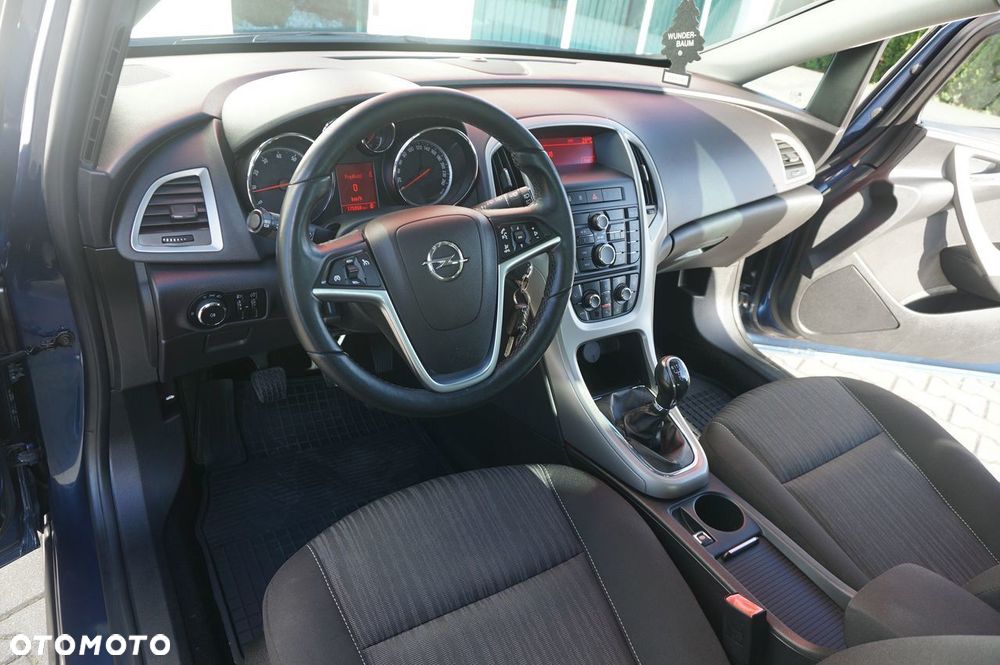 Opel Astra 1.4 T Enjoy S&S - 10