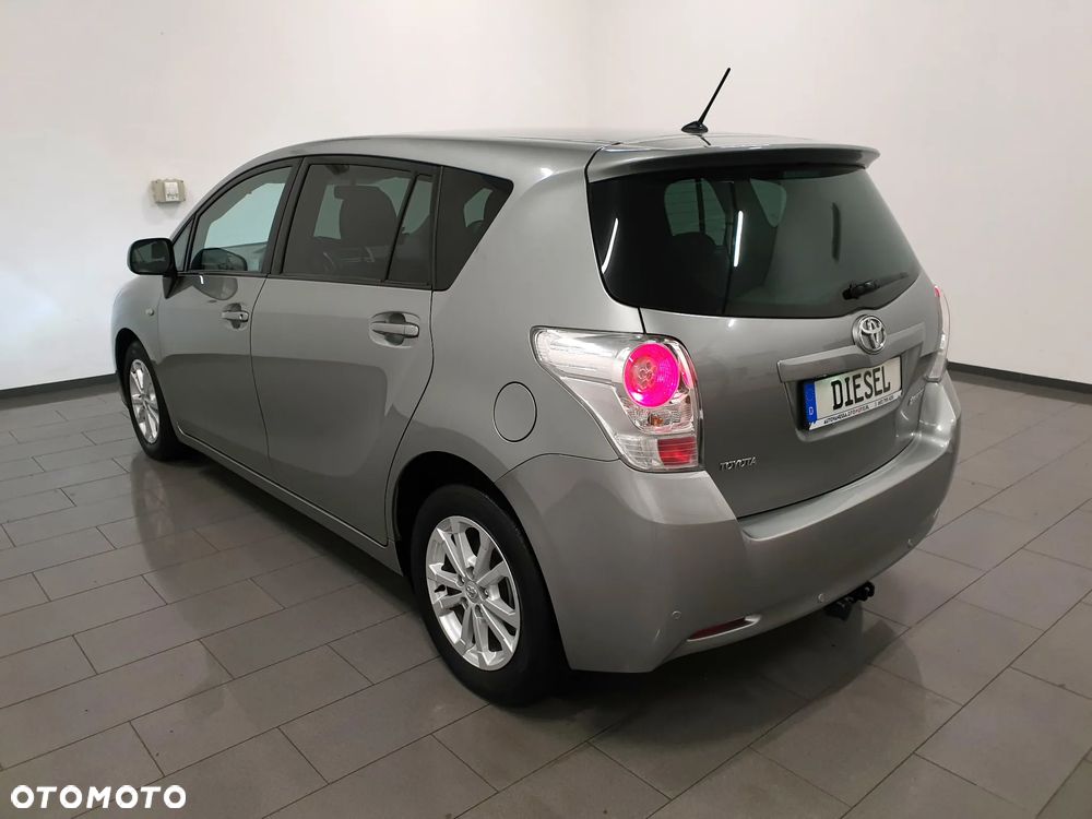 Toyota Verso 2.0 D-4D Premium - 5