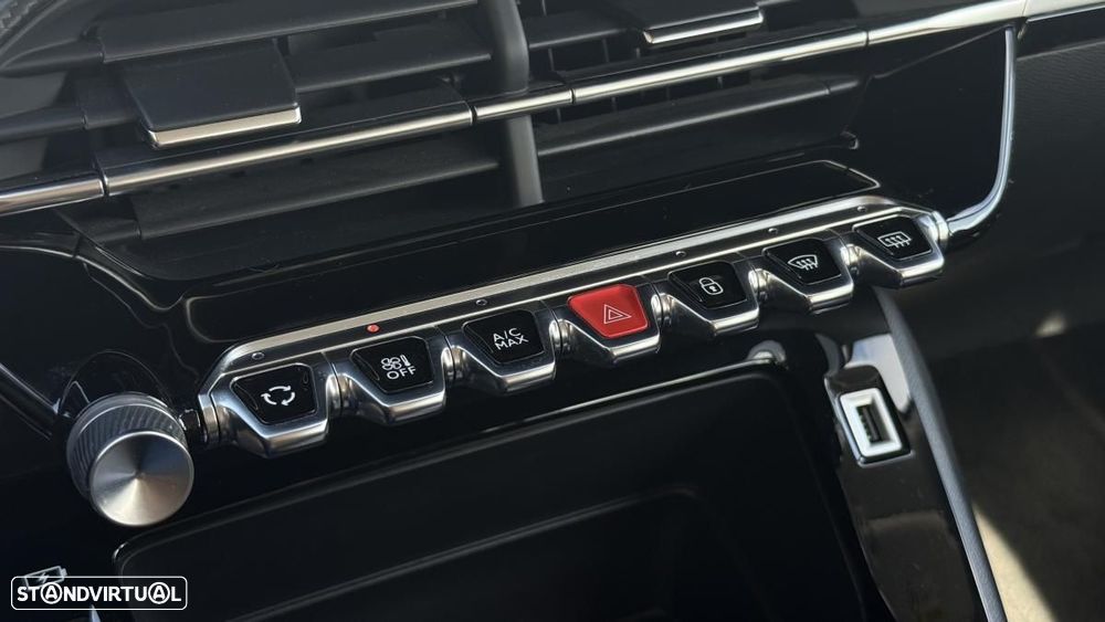 Peugeot e-2008 50 kWh Active Pack - 16