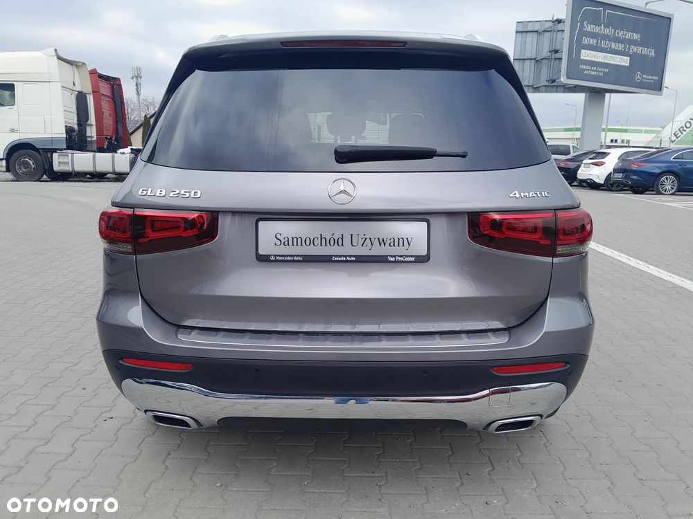 Mercedes-Benz GLB 250 4-Matic Progressive 8G-DCT - 5