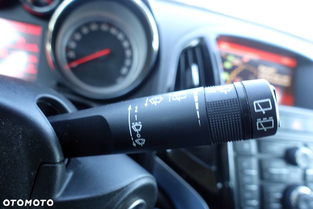 Opel Astra 2.0 BiTurbo CDTI DPF ecoFLEX SportsTourer St - 26