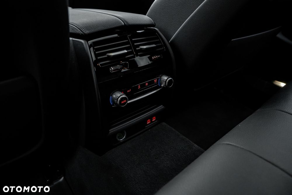 BMW Seria 5 520d Touring Sport Line - 21