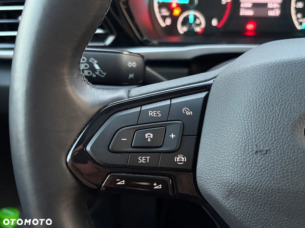 Ford Tourneo Connect 2.0 EcoBlue Titanium - 35