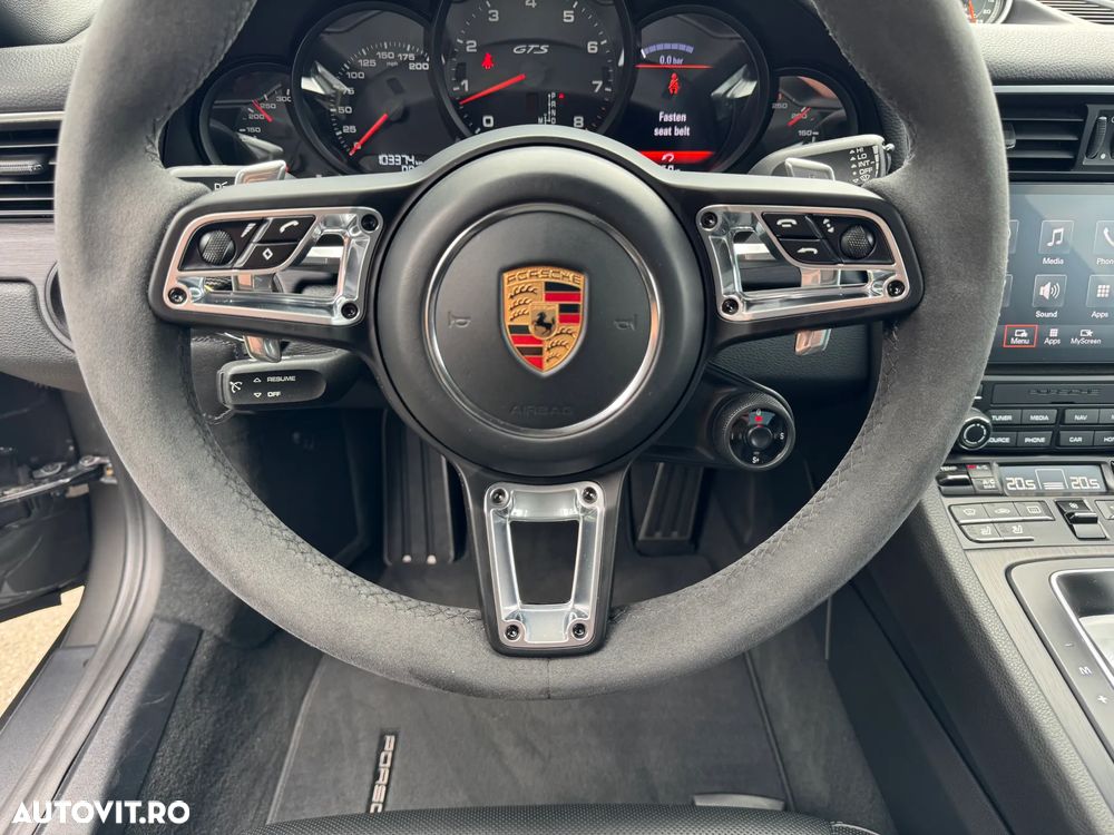 Porsche 911 Carrera 4 GTS PDK - 21