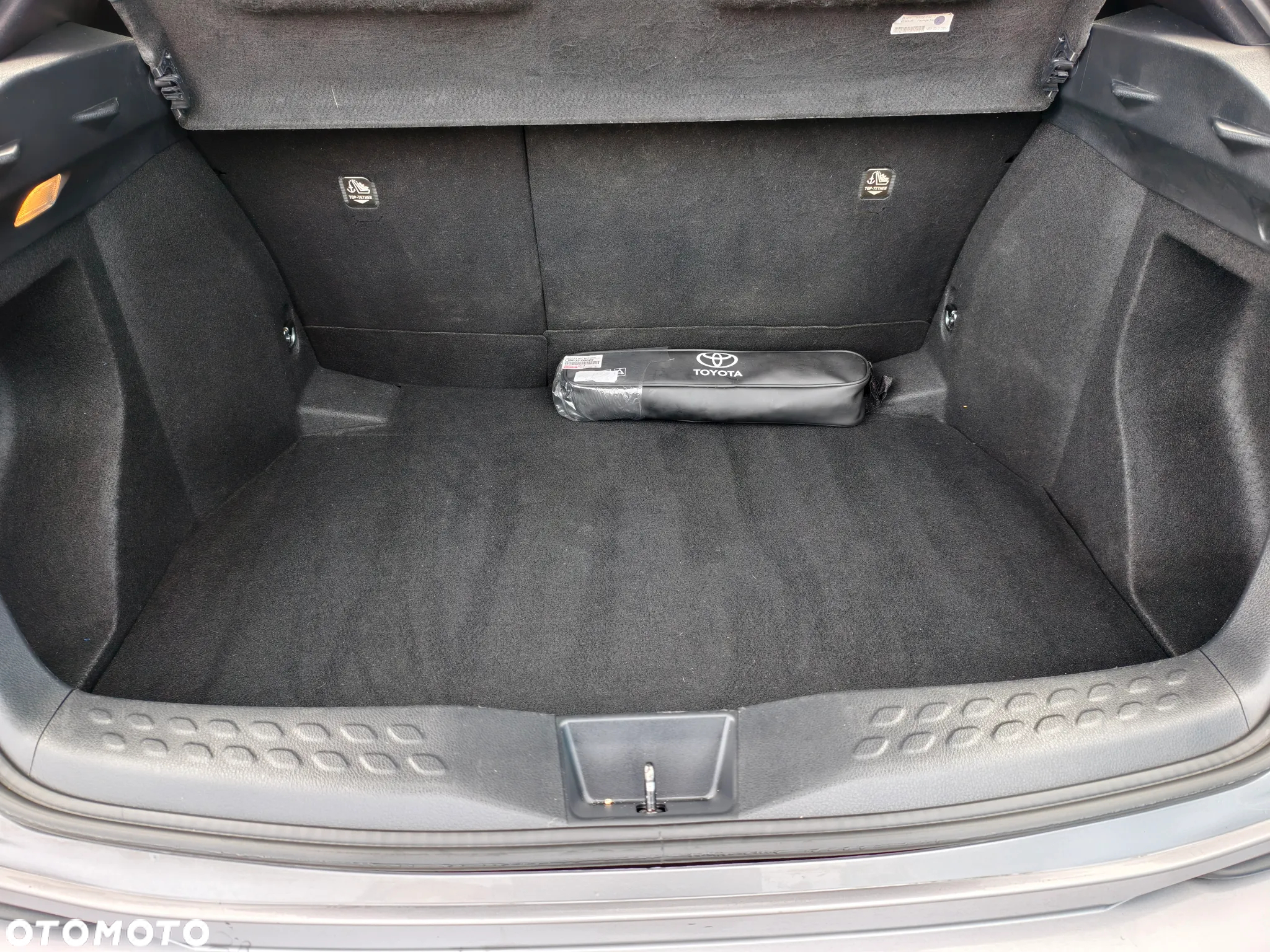 Toyota C-HR Hybrid Lounge - 17