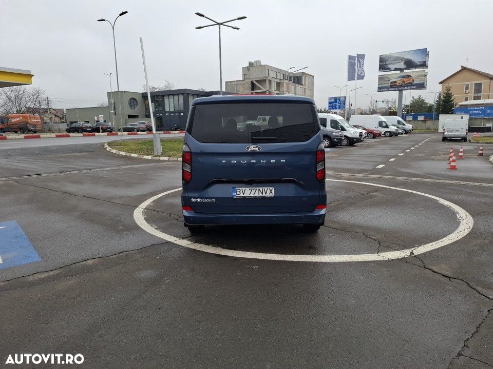 Ford Tourneo Custom - 5