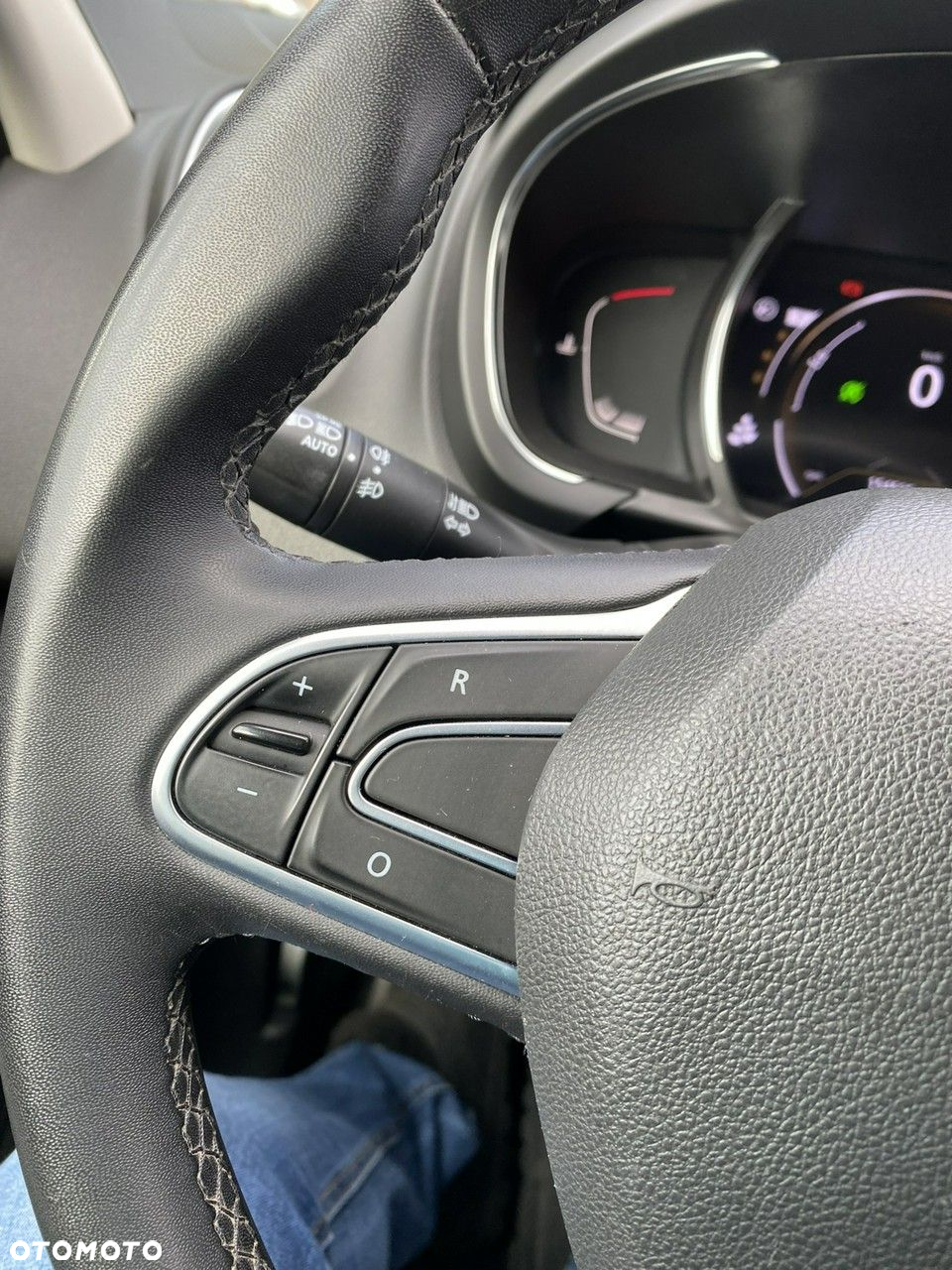 Renault Grand Scenic - 15
