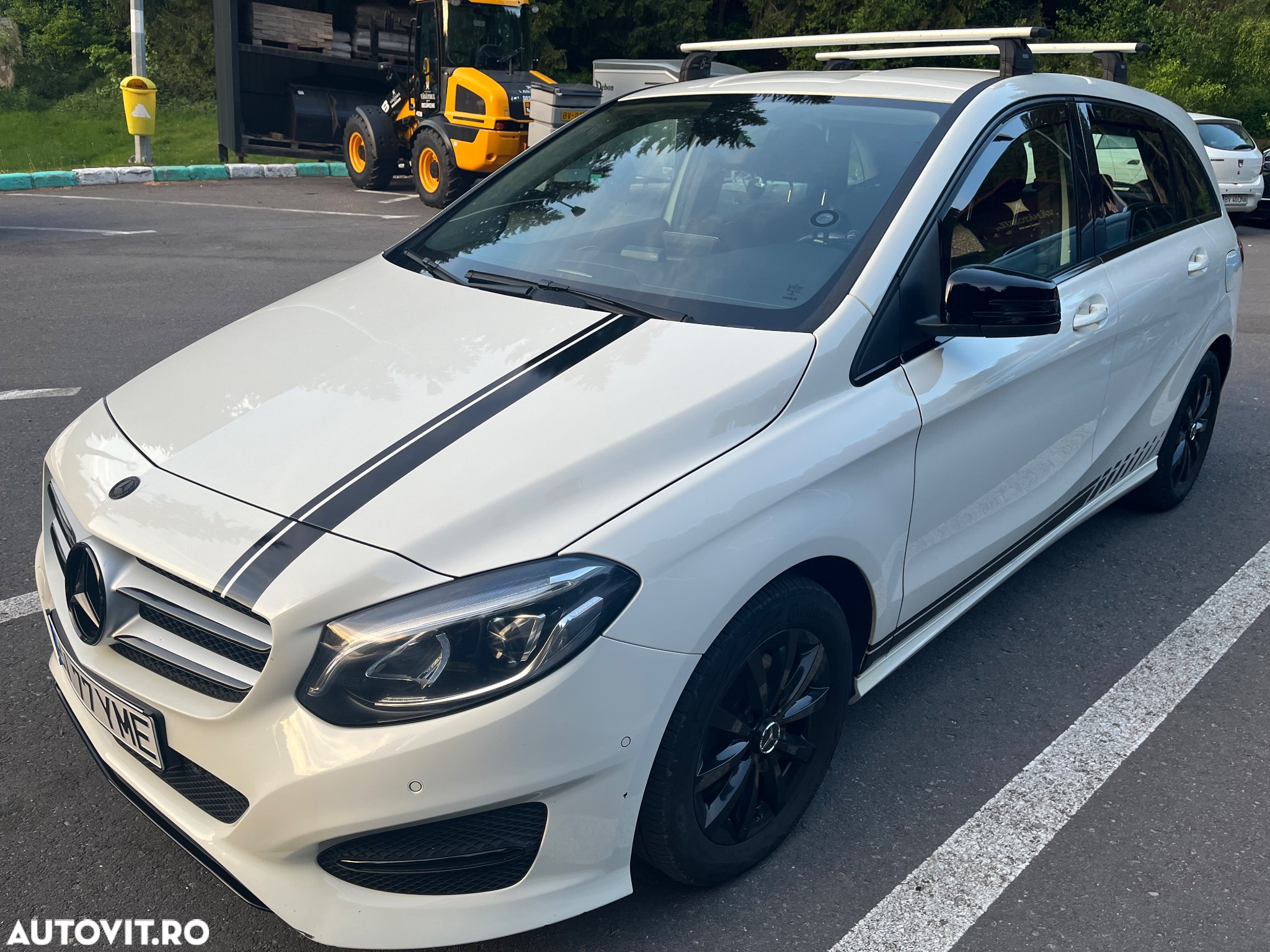 Mercedes-Benz B - 11