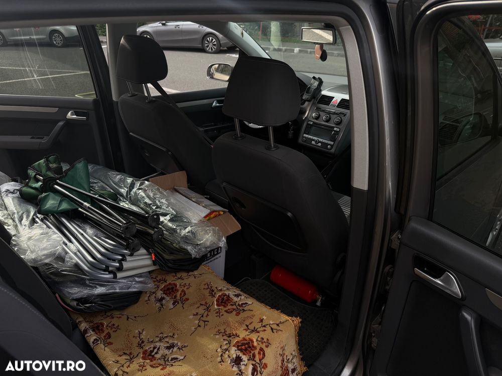 Volkswagen Touran 2.0 TDI Highline - 16