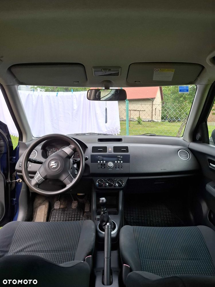Suzuki Swift - 8