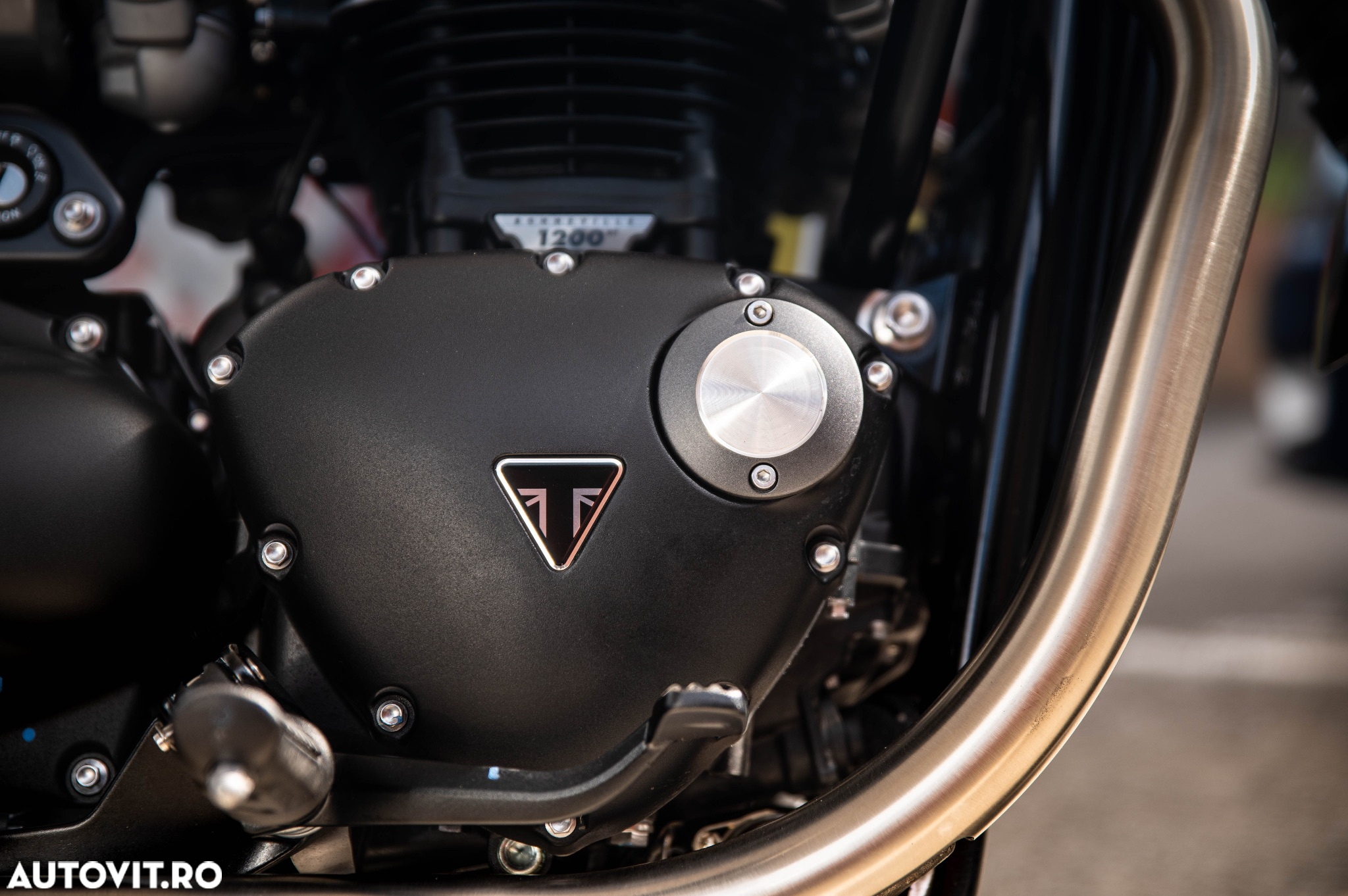 Triumph Bonneville Bobber - 4