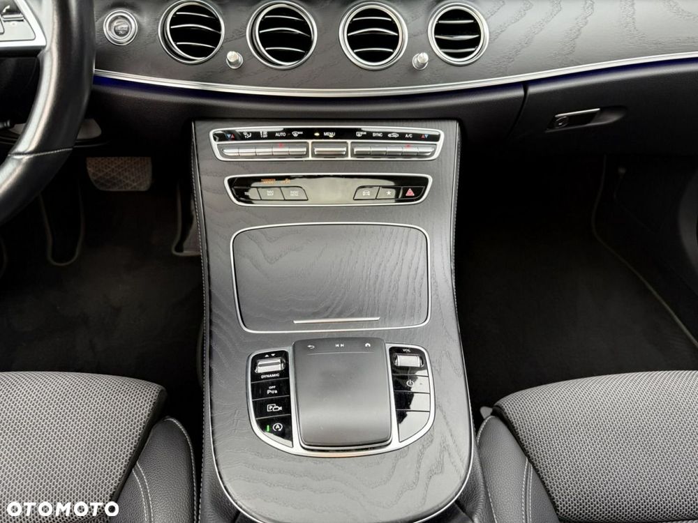 Mercedes-Benz Klasa E 400 d 4Matic 9G-TRONIC AMG Line - 33