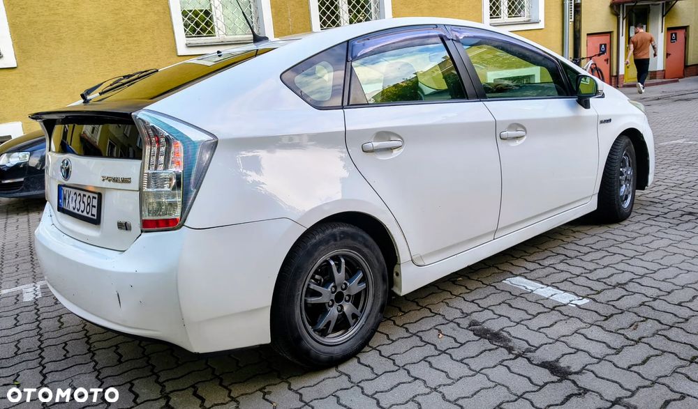 Toyota Prius 1.8 HSD Active - 9