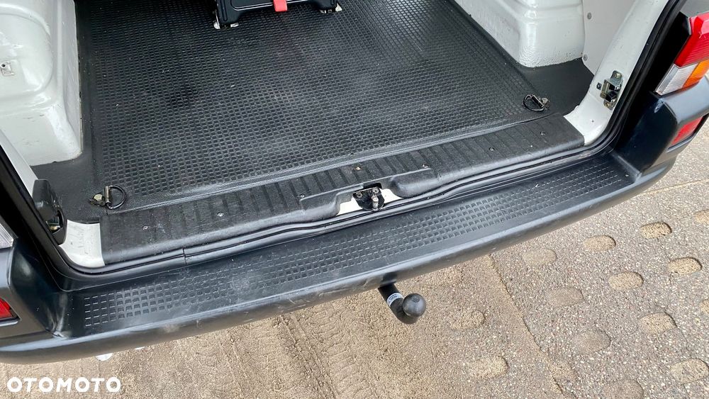 Volkswagen Transporter - 22