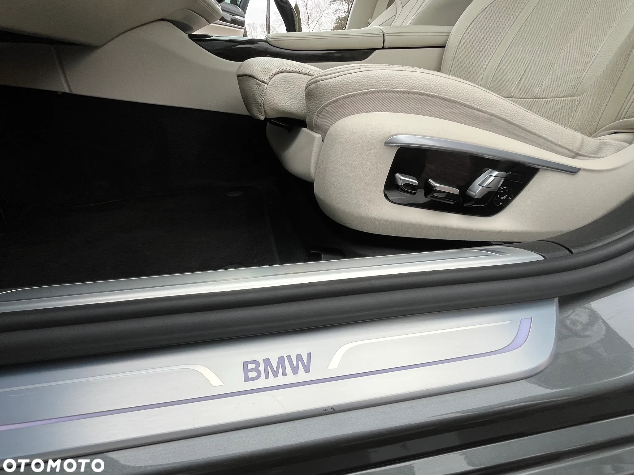 BMW Seria 7 740Li - 18