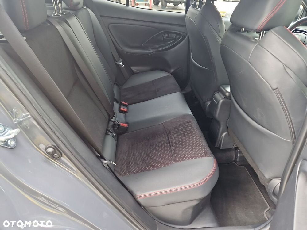 Toyota Yaris Cross Hybrid 1.5 GR Sport - 17