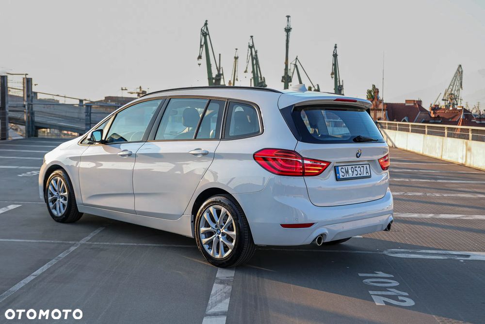 BMW Seria 2 218d - 26