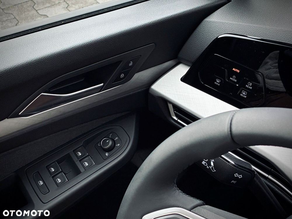 Volkswagen Golf - 22