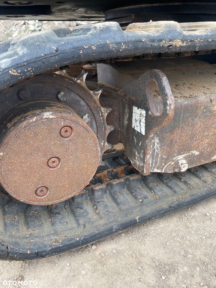 Bobcat E32 - 14
