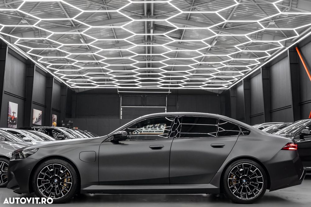 BMW M5 xDrive - 31