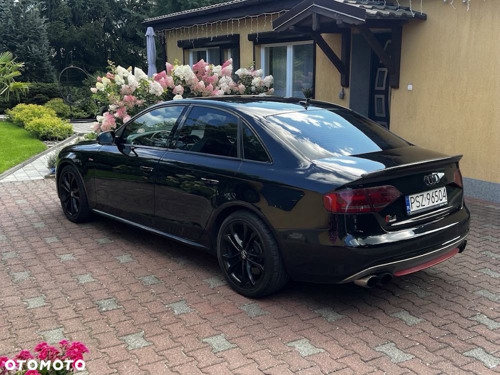 Audi S4 2010 photo 2