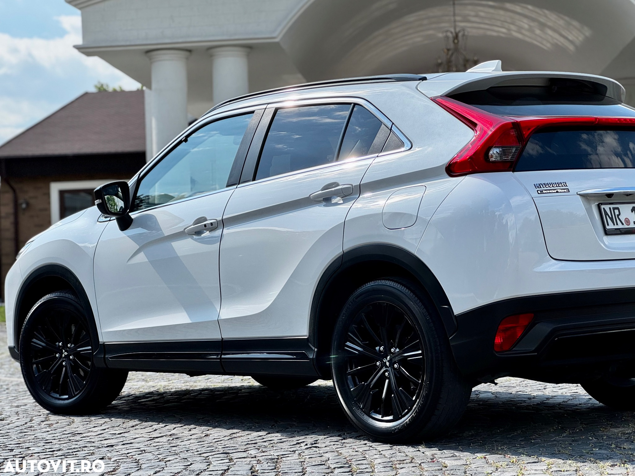Mitsubishi Eclipse-Cross - 22