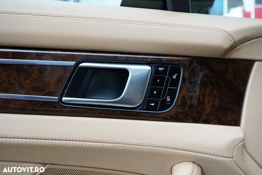 Porsche Panamera - 18