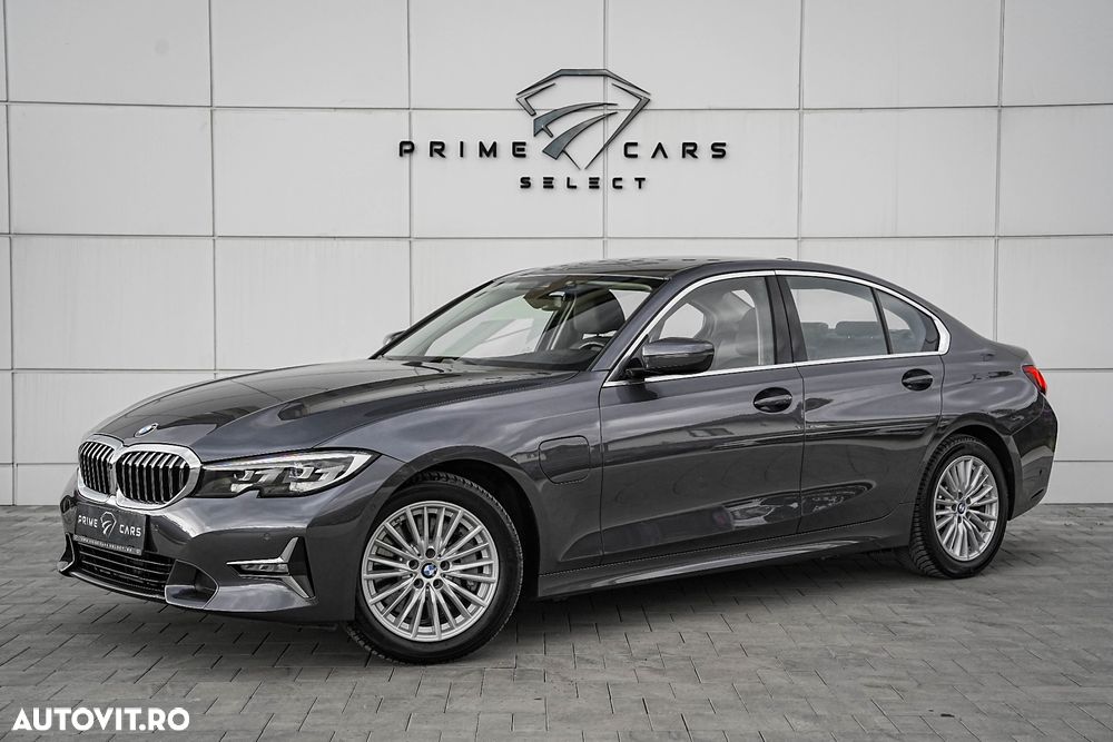 BMW Seria 3 330e Aut. Luxury Line - 18