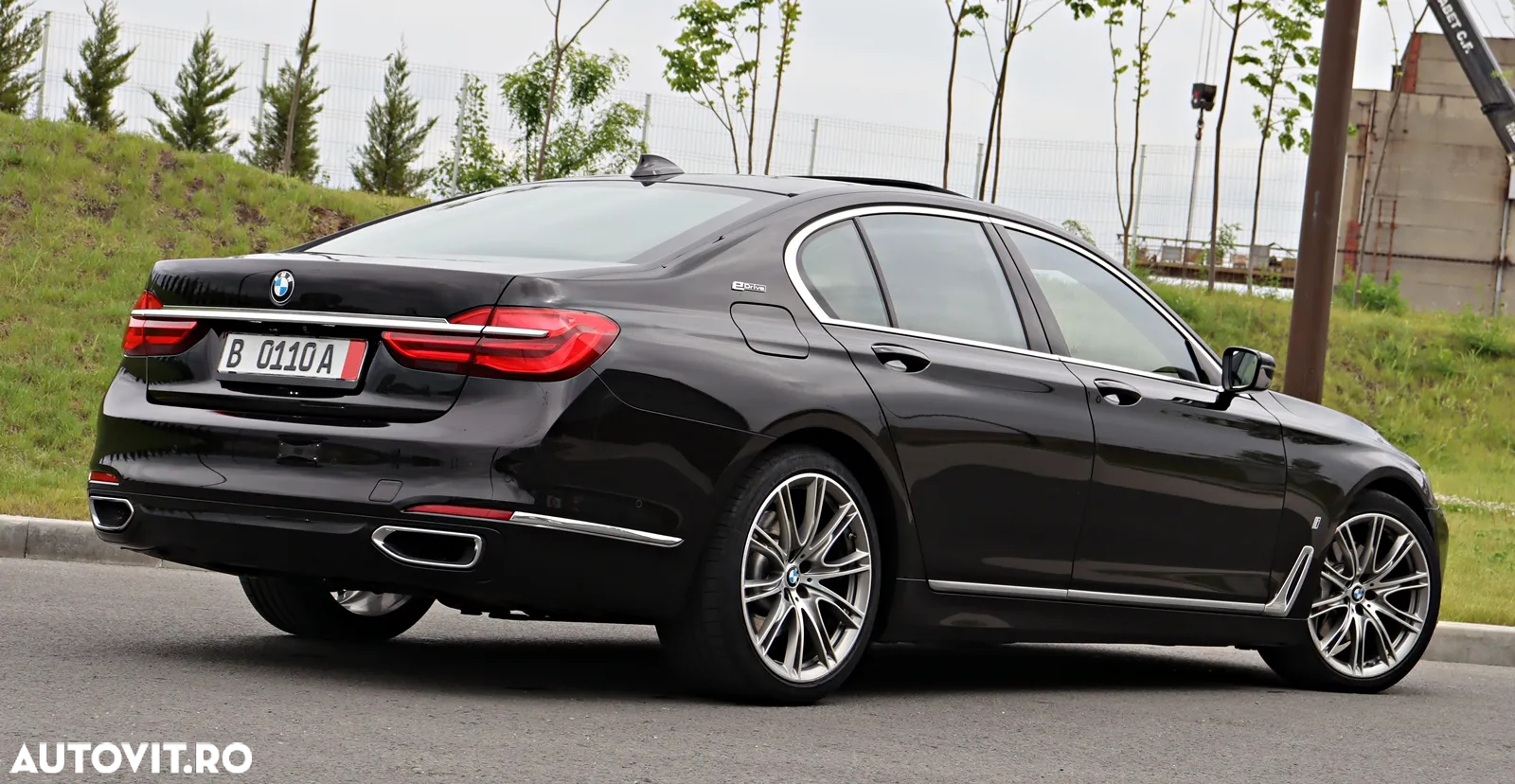 BMW Seria 7 740e iPerformance - 14
