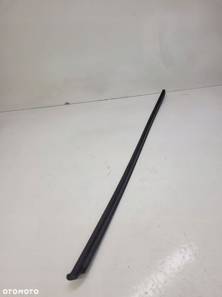 LISTWA ZGARNIAJĄCA PRAWA AUDI A4 B7 8E0854328E - 4