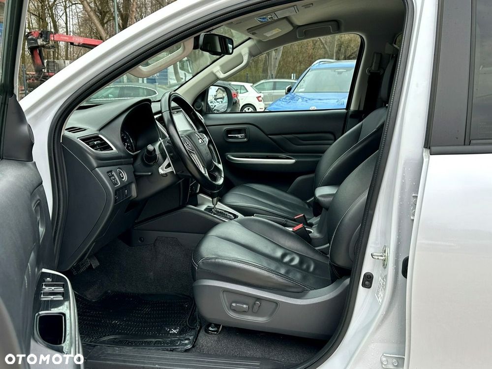Mitsubishi L200 2.2 d DC Instyle Plus - 11