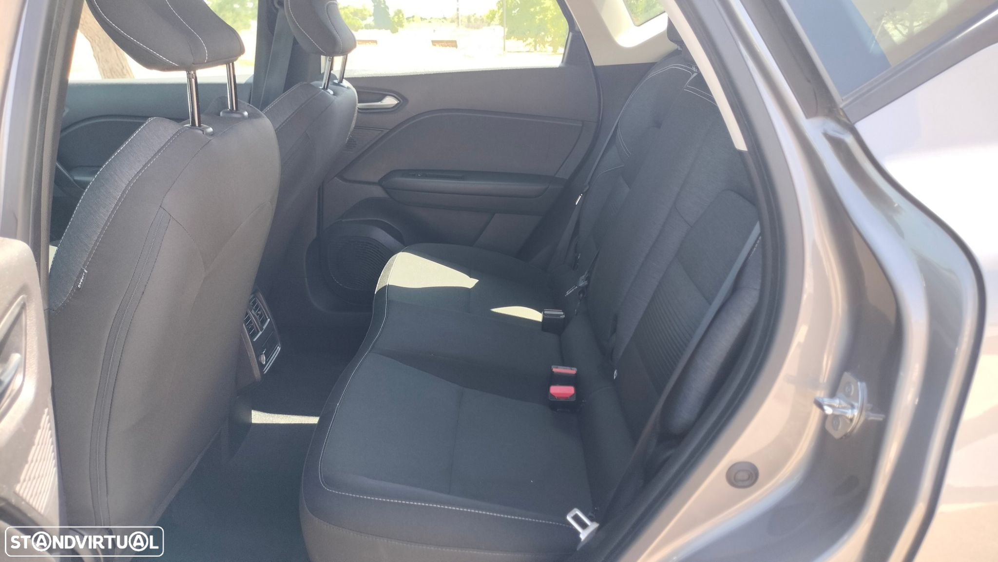 Renault Captur BLUE dCi 115 EDC BUSINESS EDITION - 14