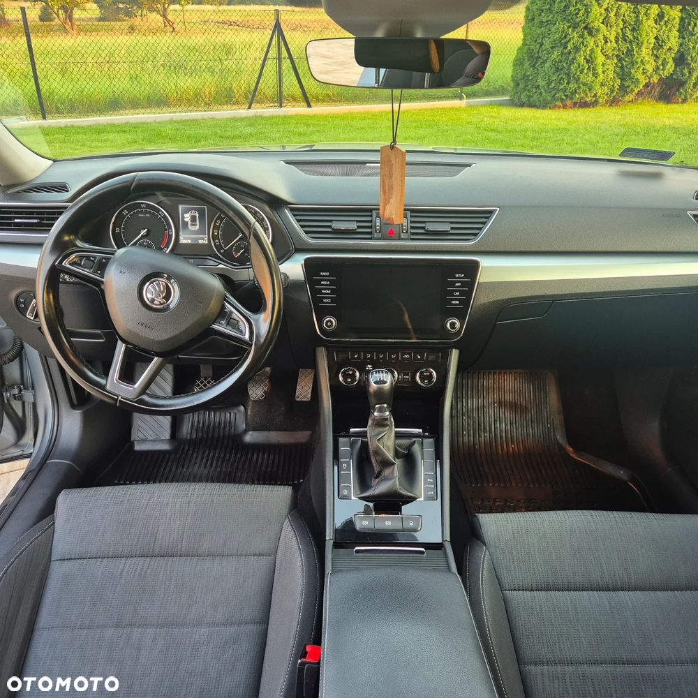 Skoda Superb 2.0 TDI Ambition - 17