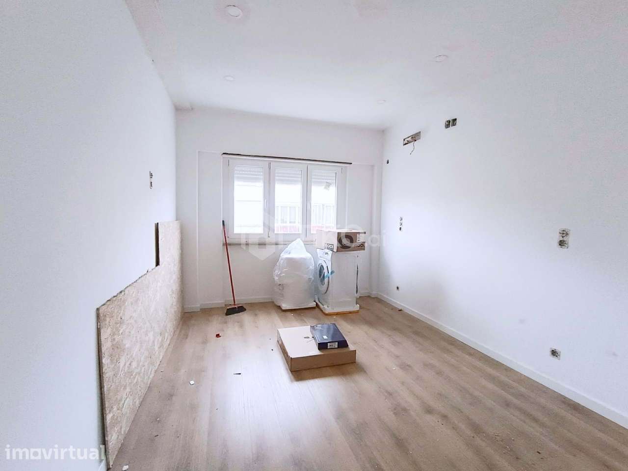 Apartamento T3 remodelado, equipado e  Varanda – Benfica - Grande imagem: 2/26