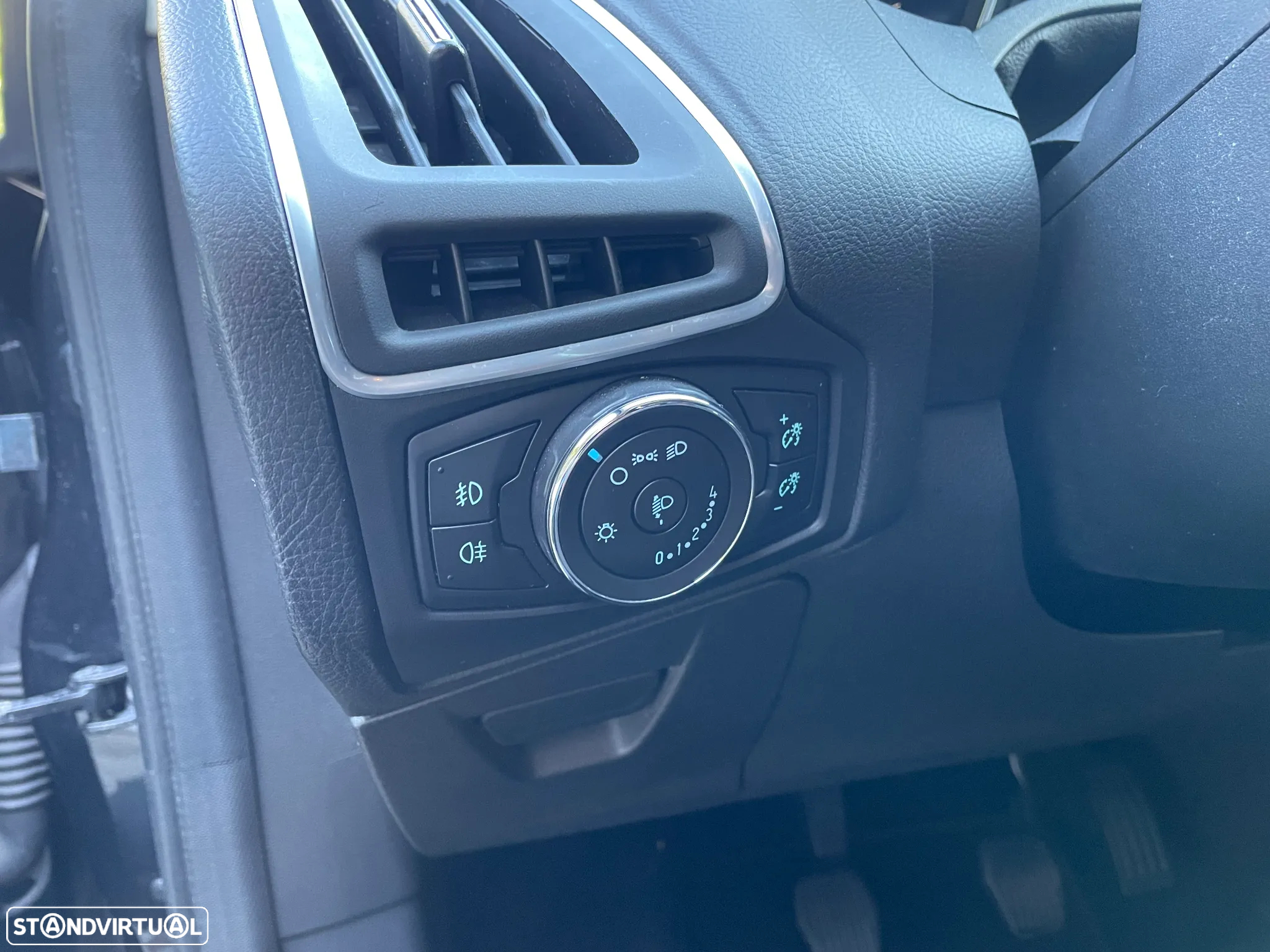 Ford Focus SW 1.0 EcoBoost S&S TITANIUM - 37