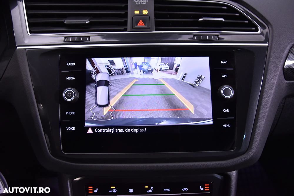 Volkswagen Tiguan - 19