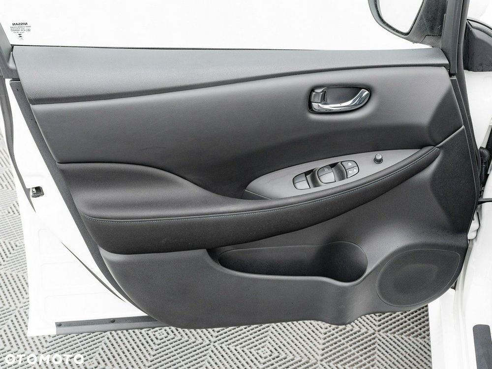 Nissan Leaf - 13