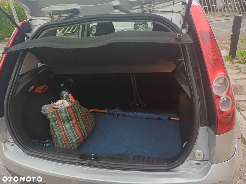 Ford Fiesta 1.3 - 5