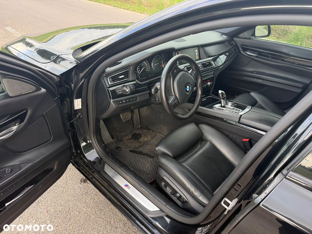 BMW Seria 7 740d xDrive - 13