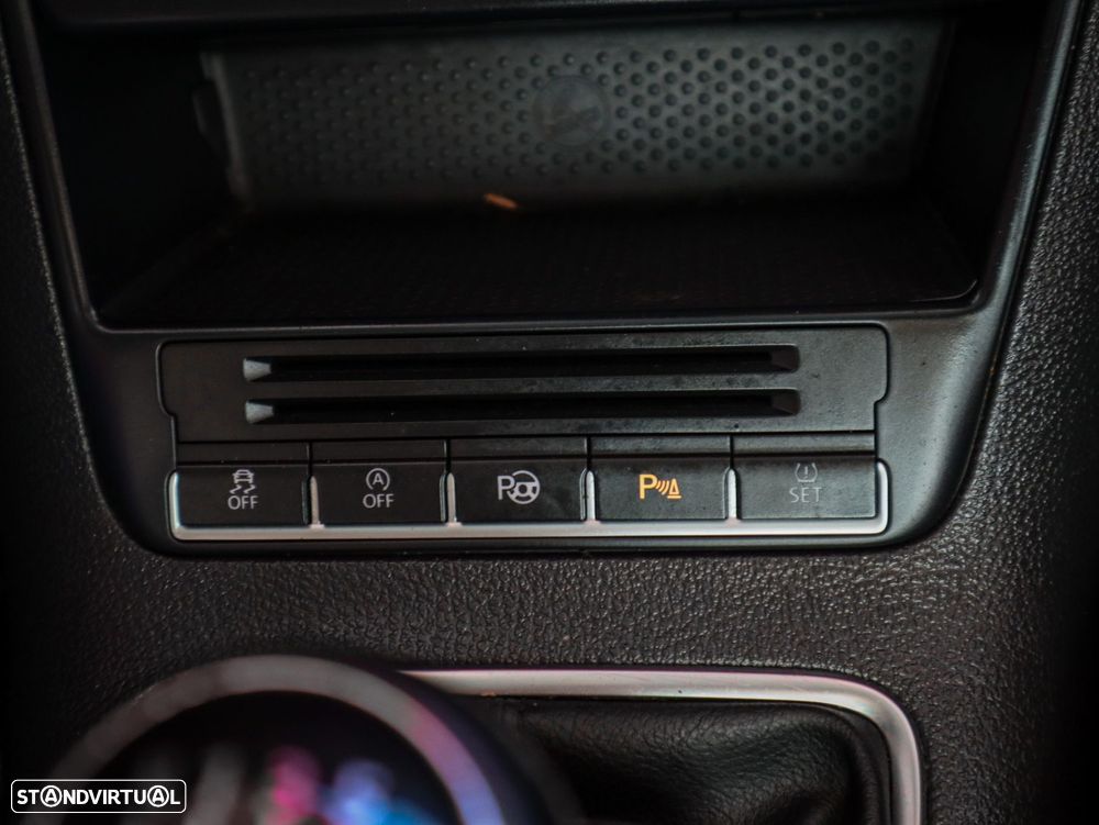 VW Tiguan 2.0 TDi Sport BlueMotion - 29