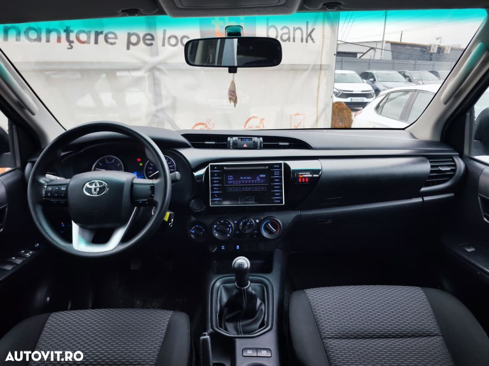 Toyota Hilux 2.4D 150CP 4x4 Double Cab 6MT Style - 9