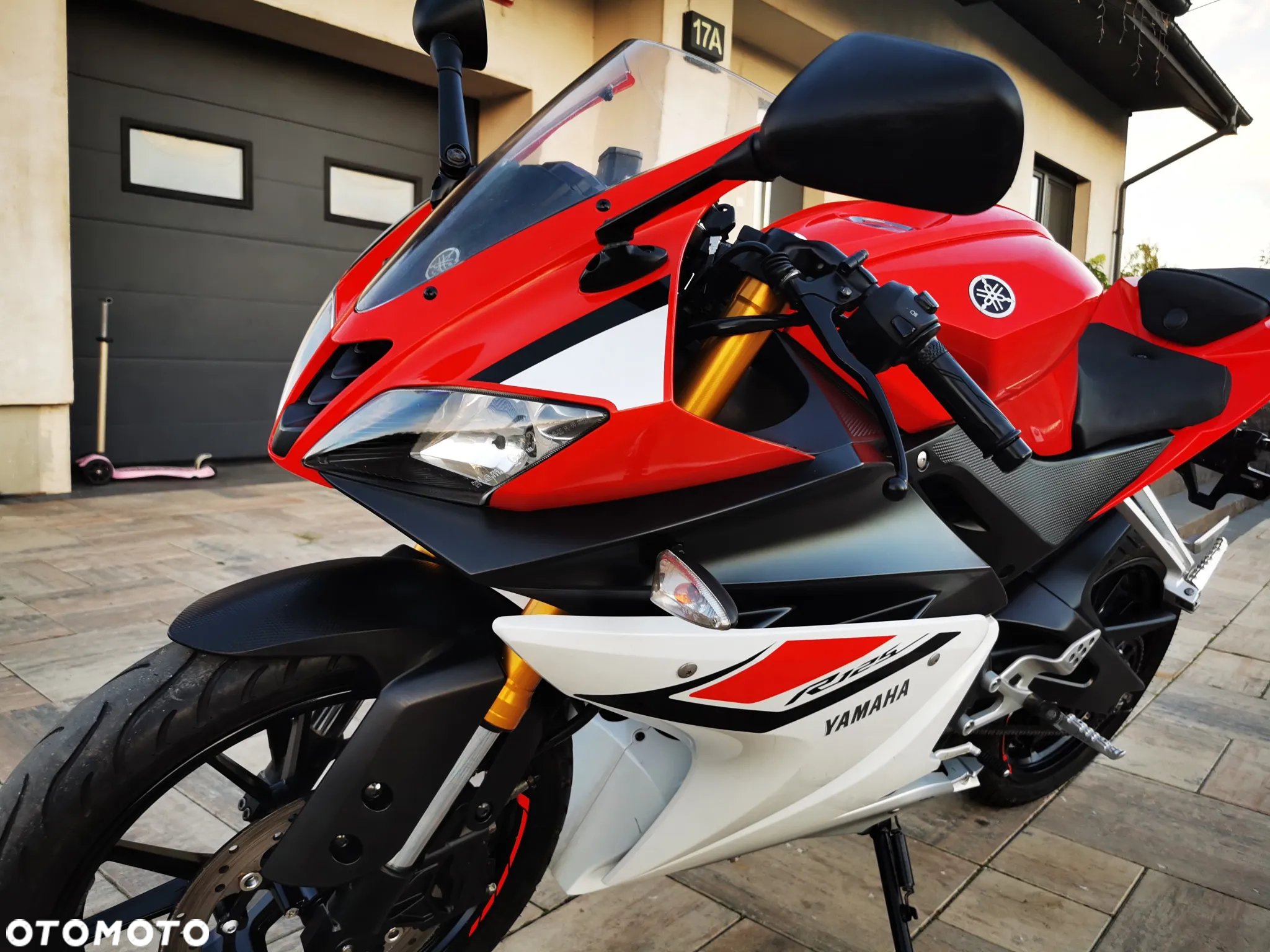 Yamaha YZF - 11