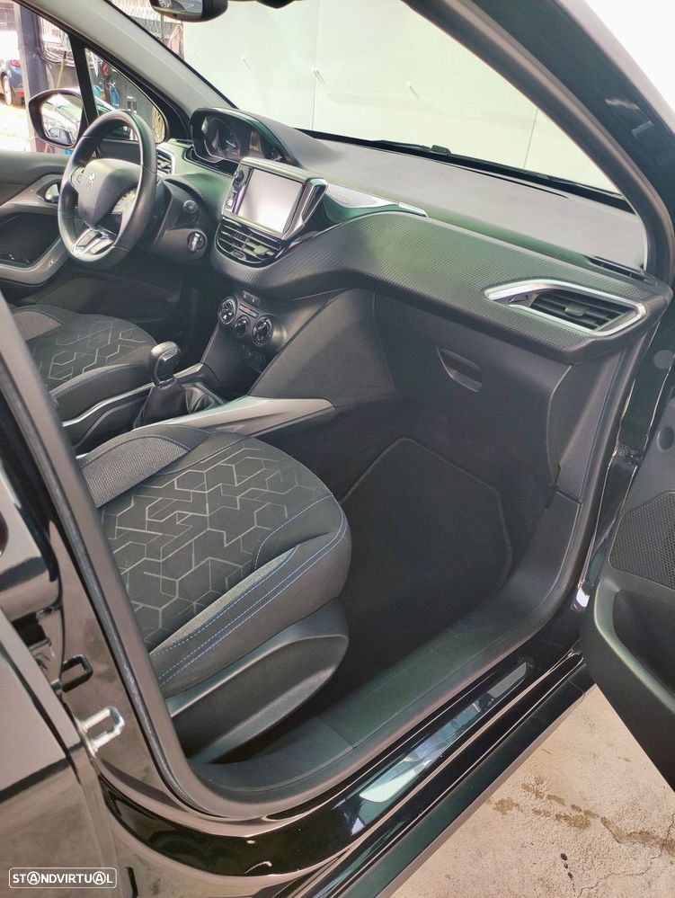 Peugeot 2008 1.2 PureTech Style - 4