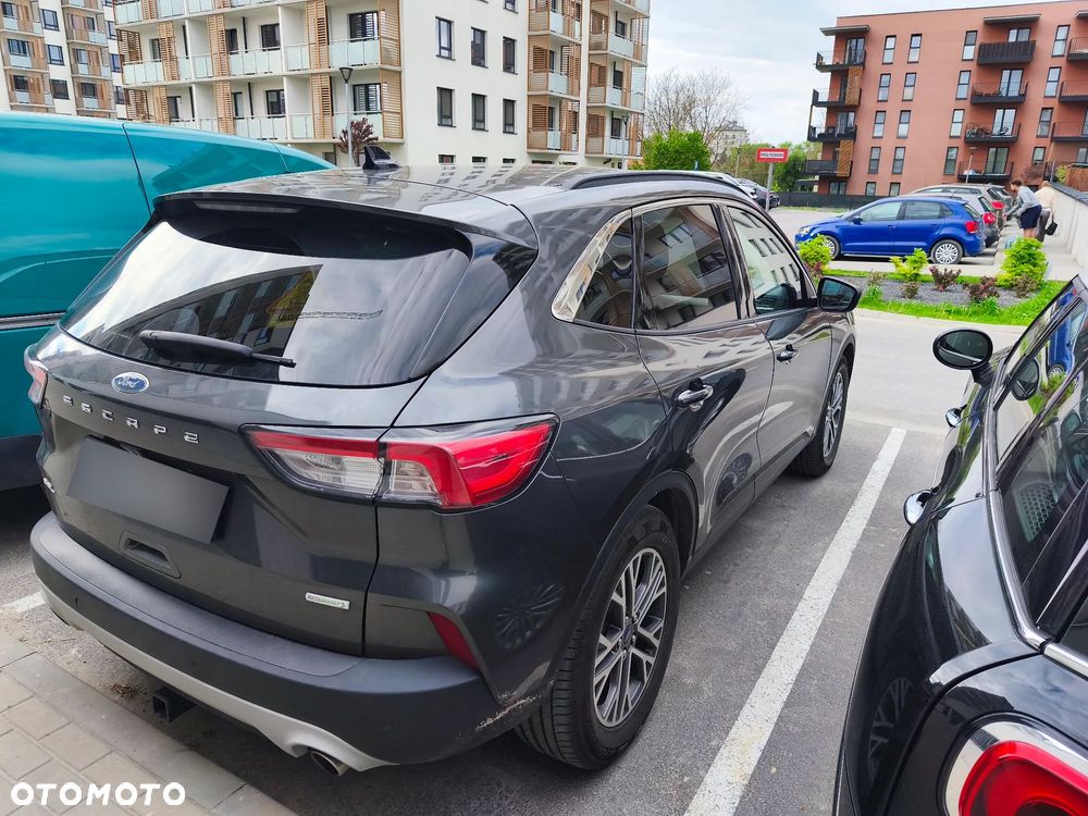 Ford Kuga - 2