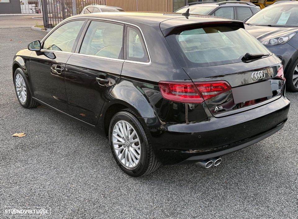 Audi A3 Sportback 2.0 TDI S-line S tronic - 2
