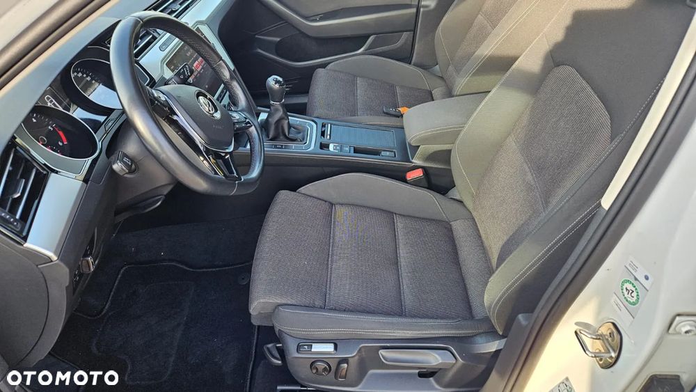 Volkswagen Passat Variant 2.0 TDI BMT Comfortline - 21