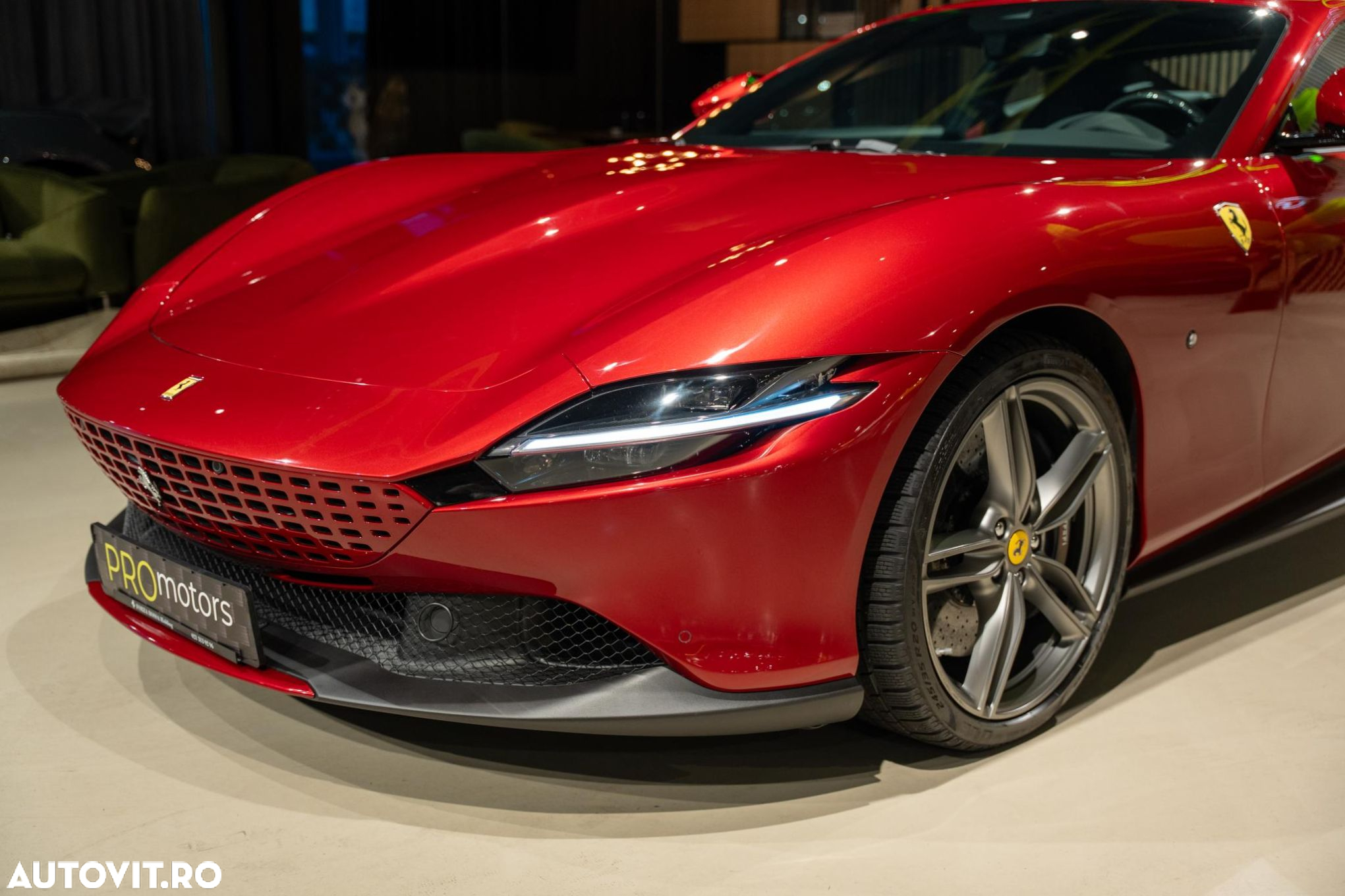 Ferrari Roma - 12